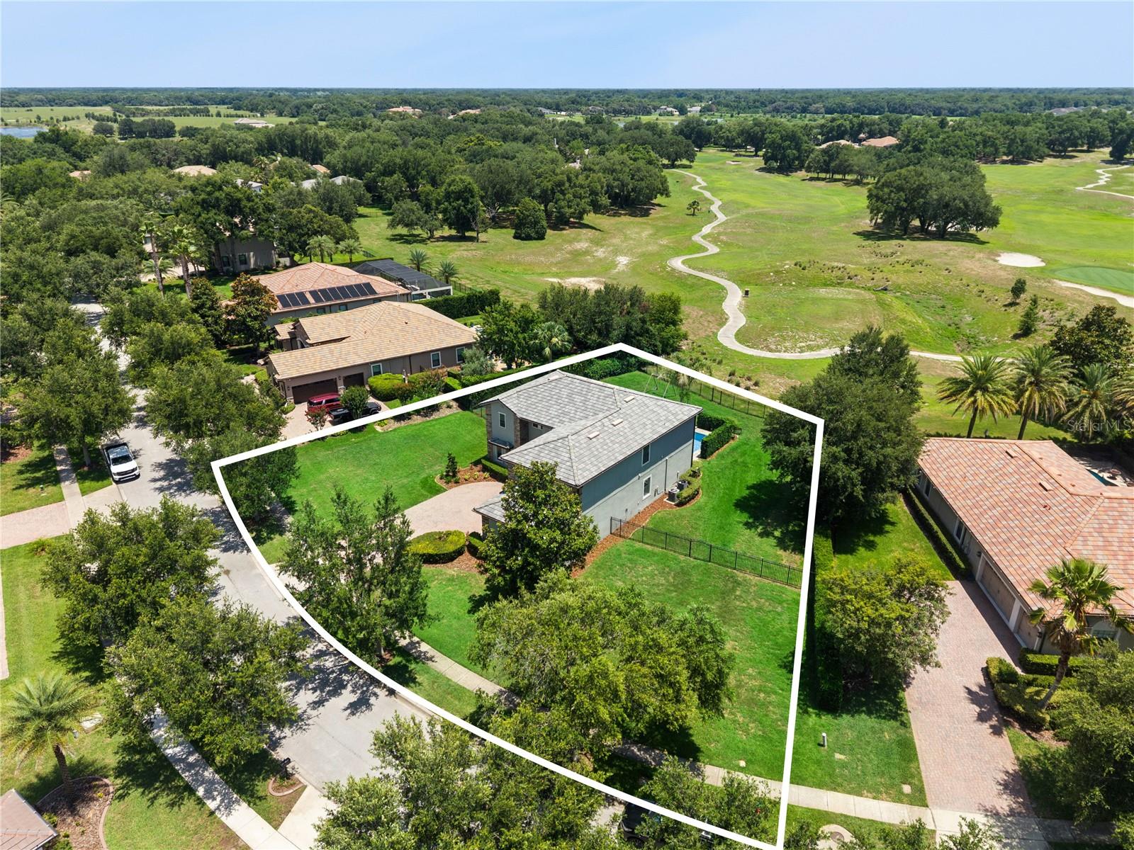 HEATHROW COUNTRY ESTATE HOMES - Residential