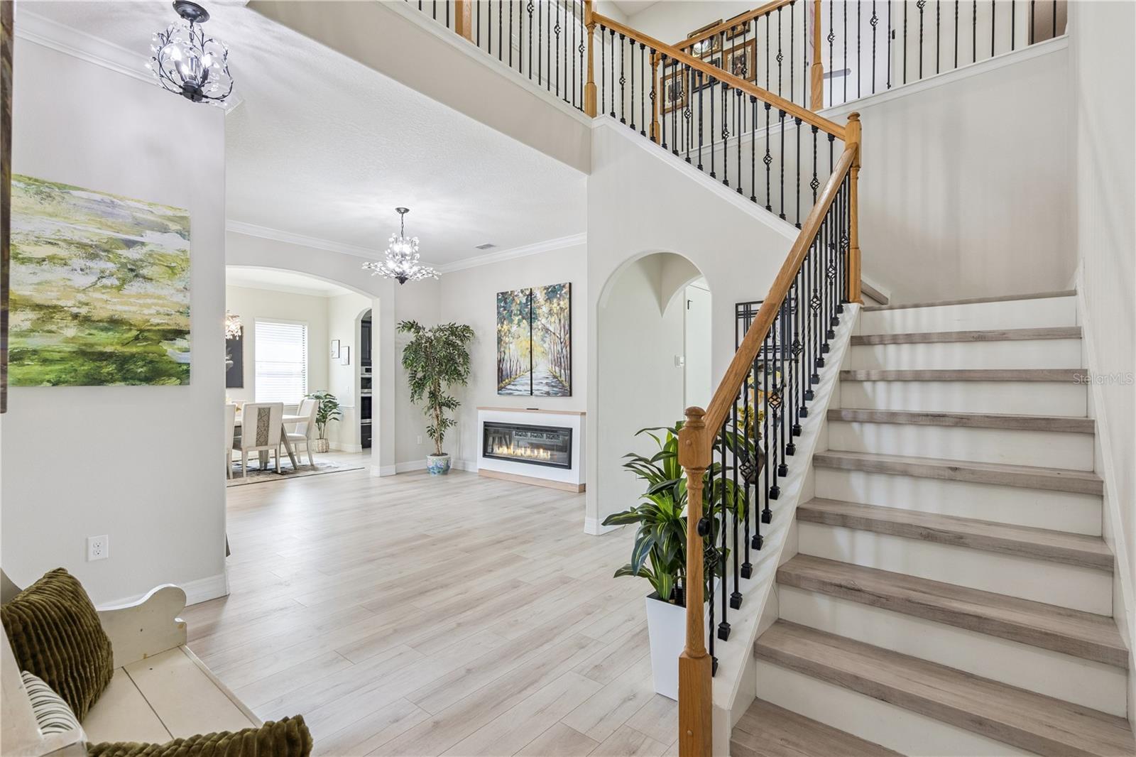 HEATHROW COUNTRY ESTATE HOMES - Residential