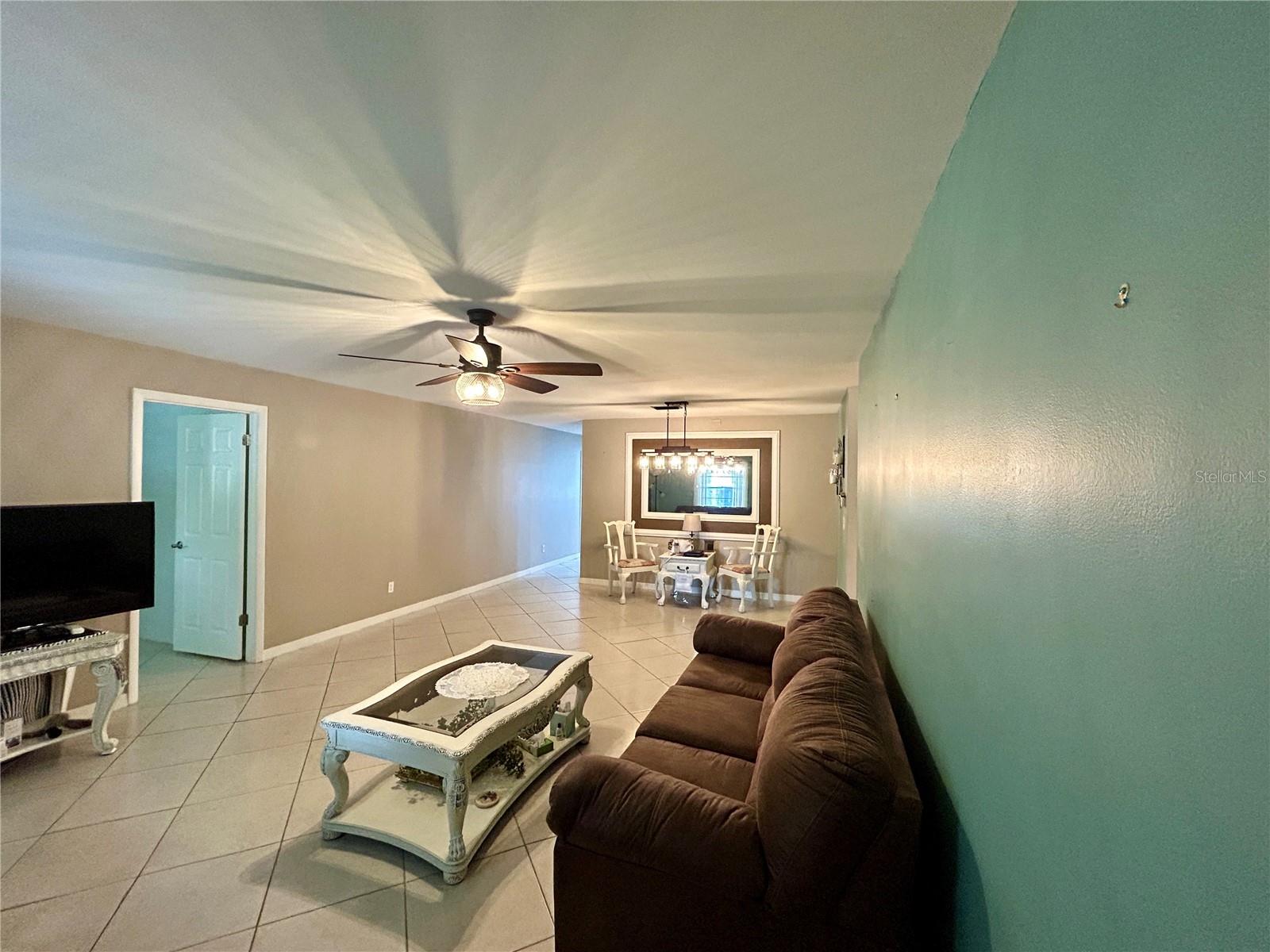 CIRCLE SQUARE WOODS - Residential
