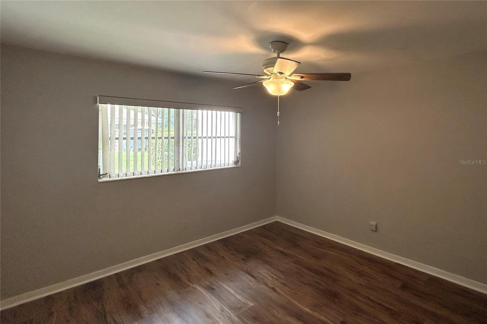 CIRCLE SQUARE WOODS - Residential