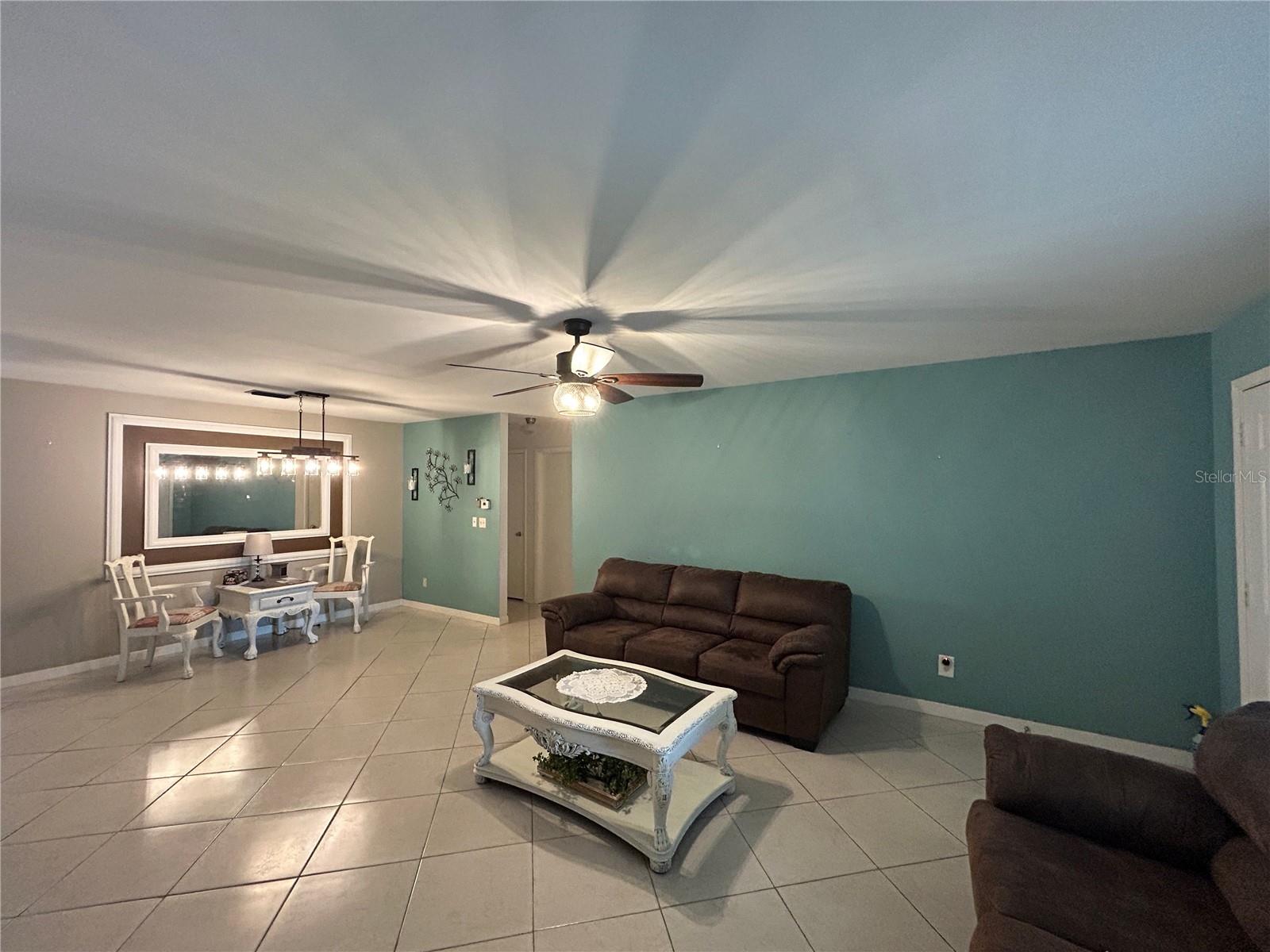 CIRCLE SQUARE WOODS - Residential
