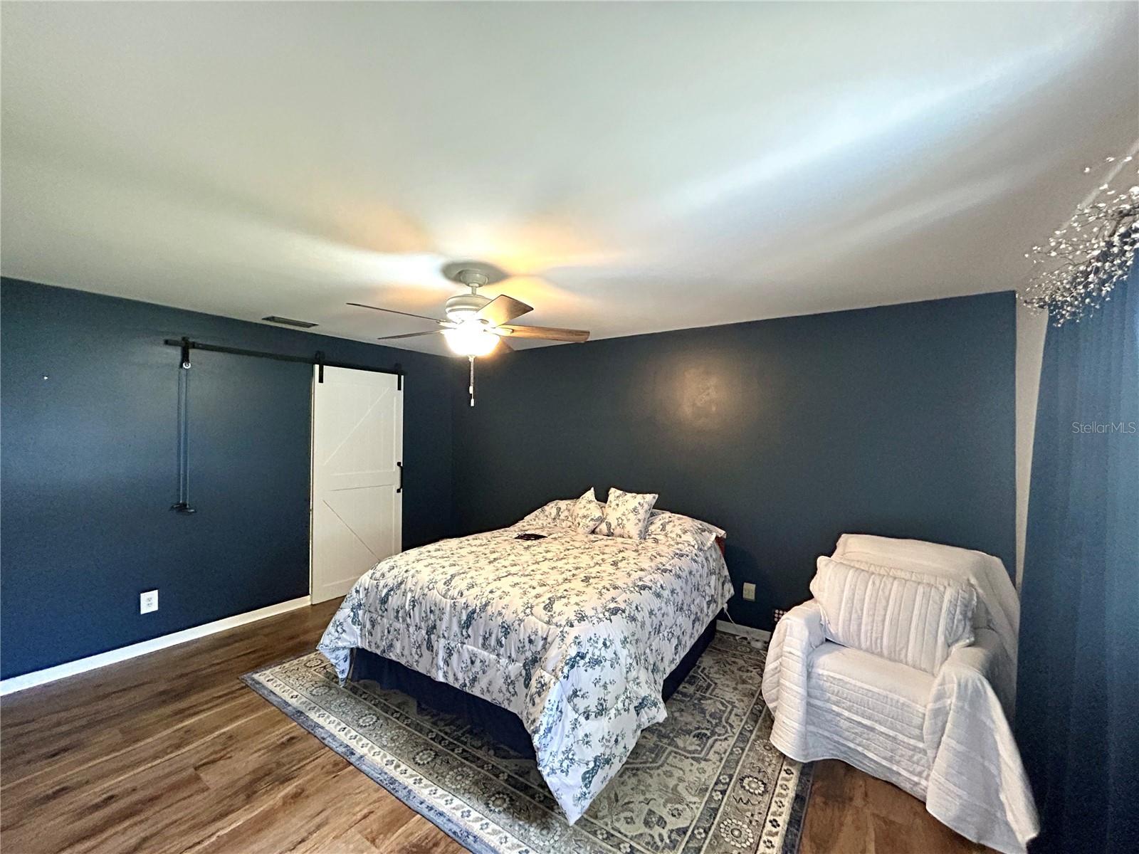 CIRCLE SQUARE WOODS - Residential