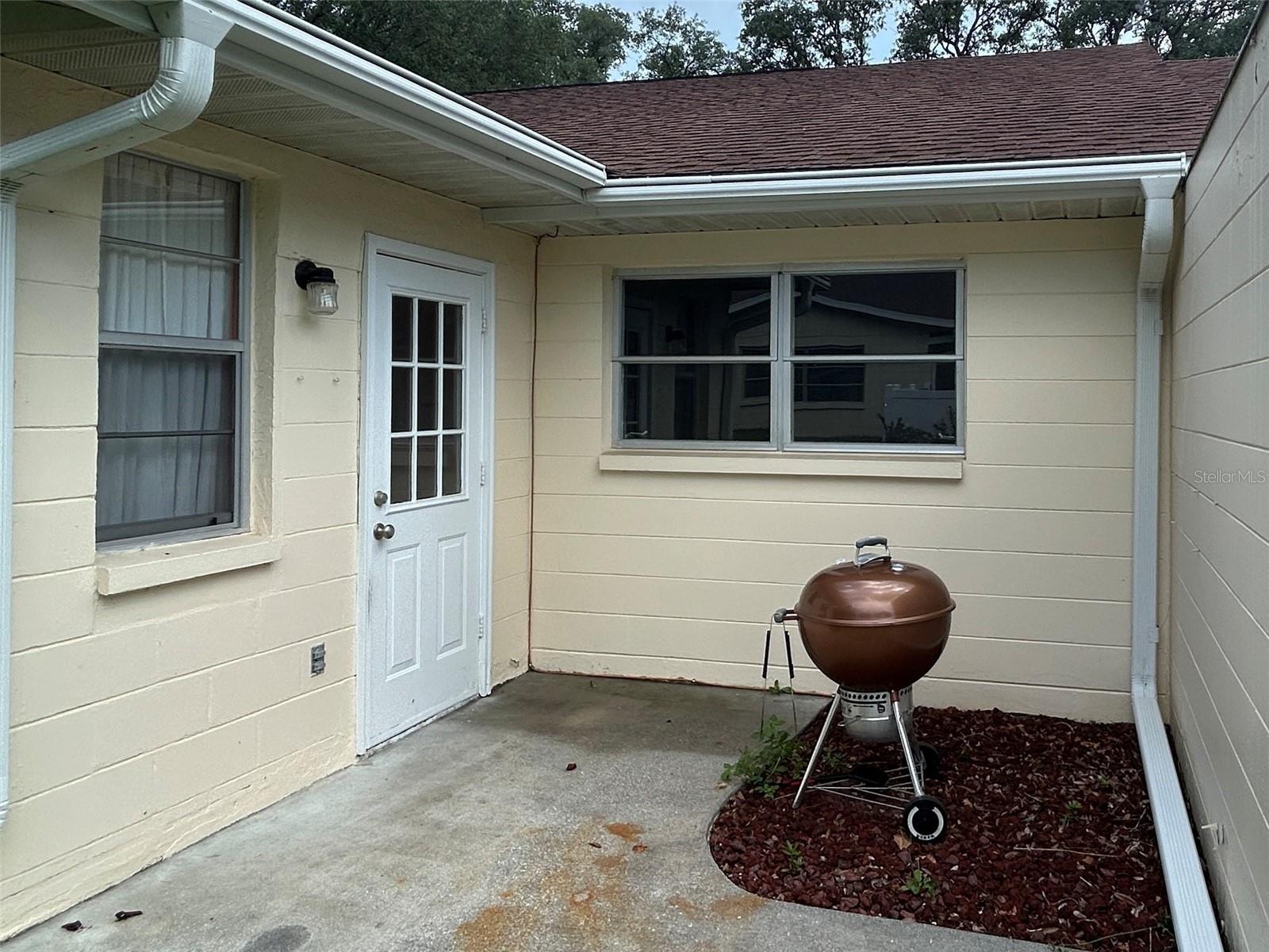 CIRCLE SQUARE WOODS - Residential