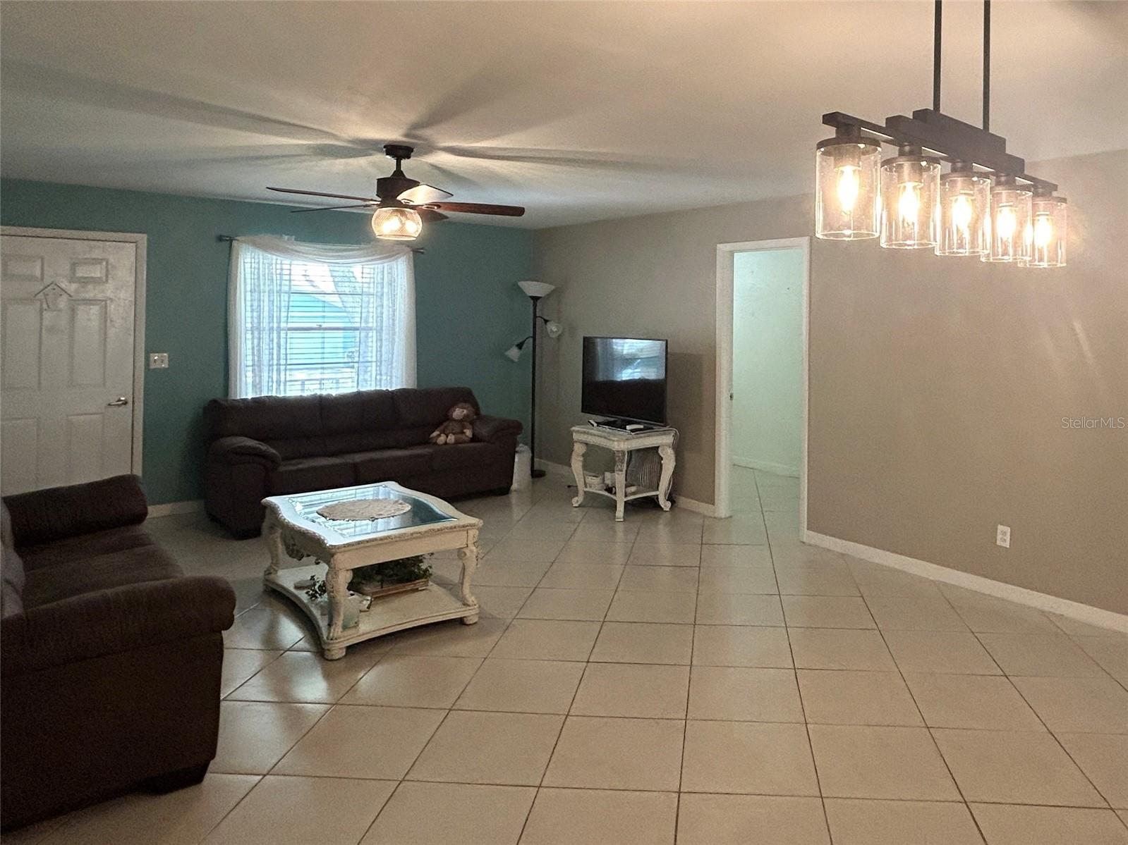 CIRCLE SQUARE WOODS - Residential