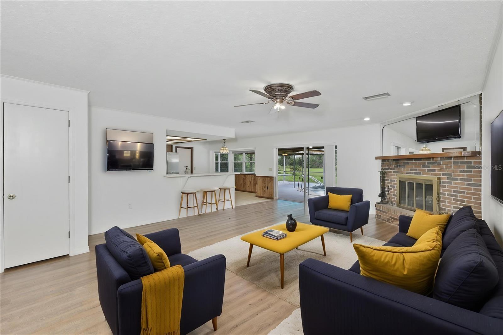 ACREAGE - NOT IN SUBDIVISION - Residential
