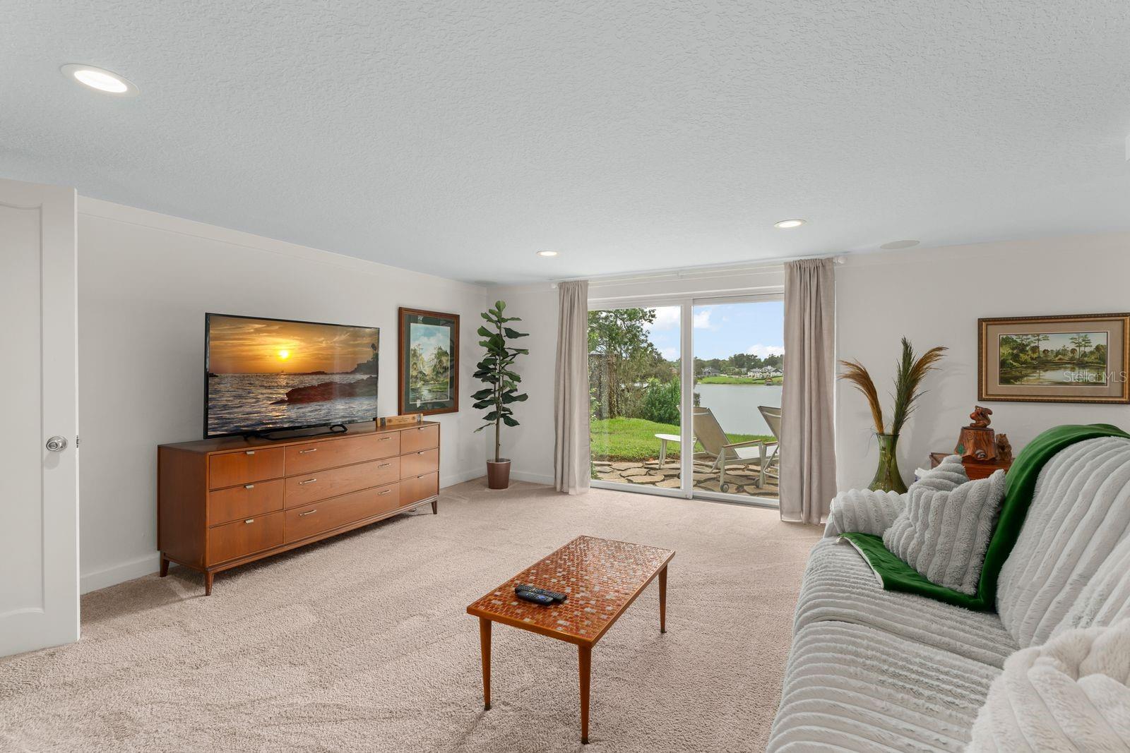 RAINBOW RIDGE - Residential