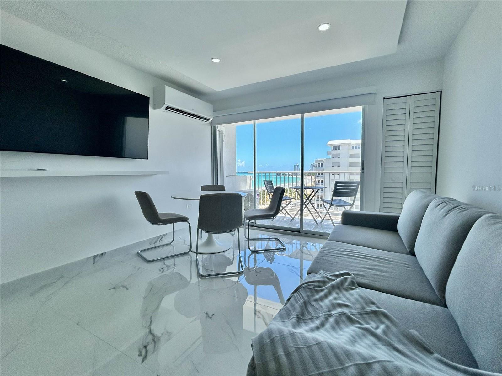 CONDOMINIO EL GIRASOL - Residential