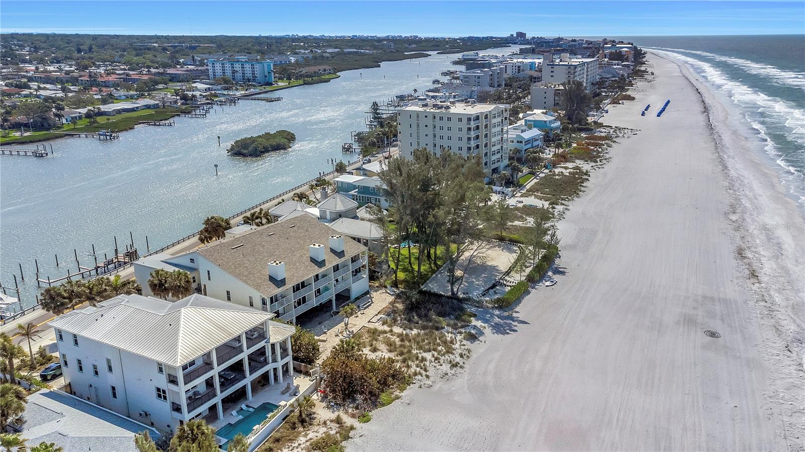 PIPERS III A CONDO - Residential