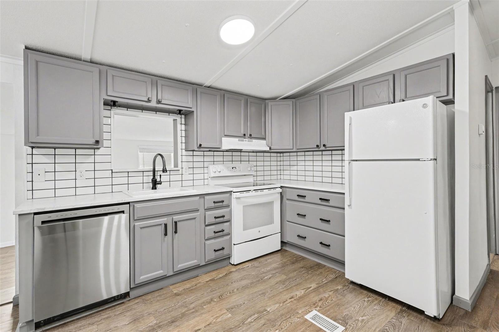 BROOKRIDGE COMM - Residential