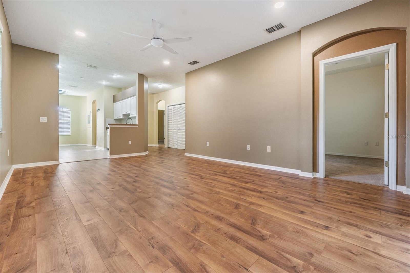 WOODLAND VILLAGE AT SHADOW RUN - Residential