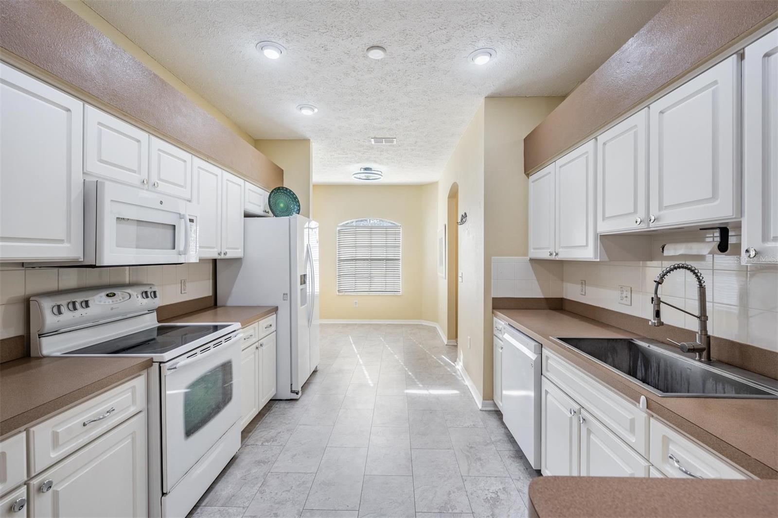 WOODLAND VILLAGE AT SHADOW RUN - Residential