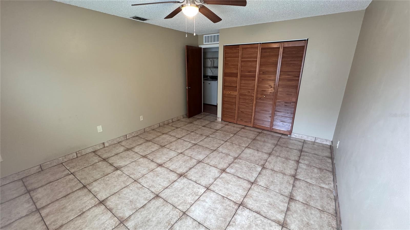 WINDWARD SQUARE SEC 2 - Residential Lease