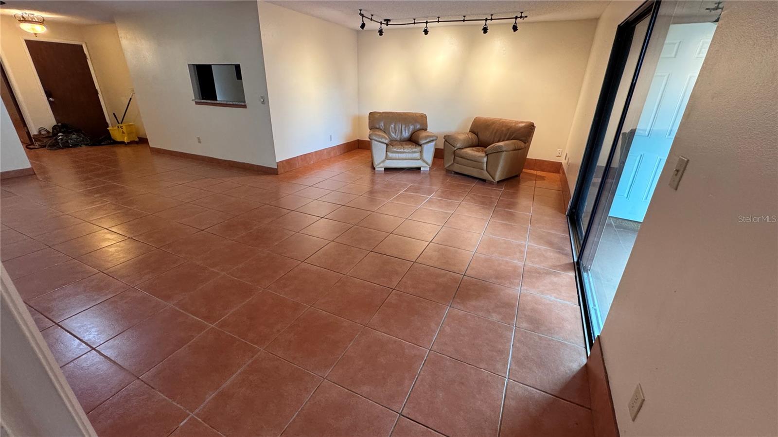 WINDWARD SQUARE SEC 2 - Residential Lease