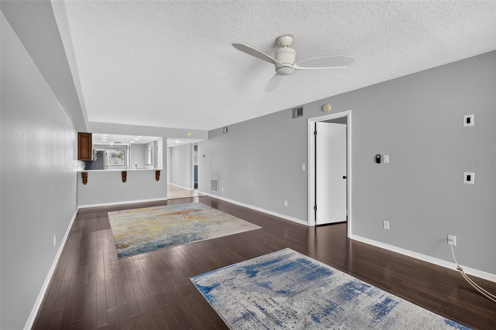 GREEN DOLPHIN PARK MID-RISE CONDO - Residential