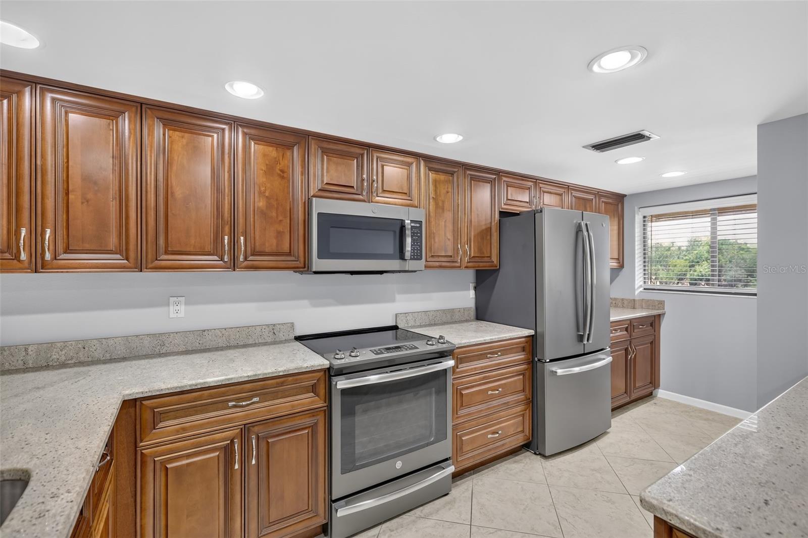 GREEN DOLPHIN PARK MID-RISE CONDO - Residential
