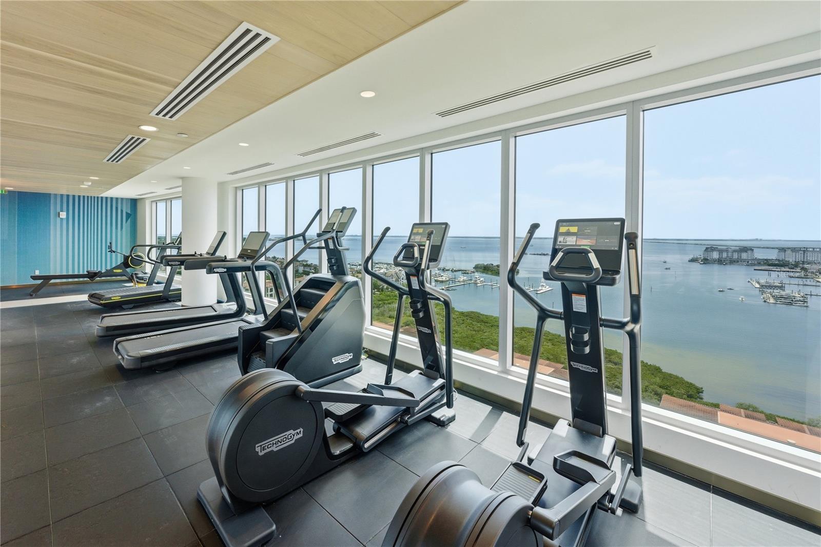 WESTSHORE YACHT CLUB, AQUA TOWER 1 - Residential