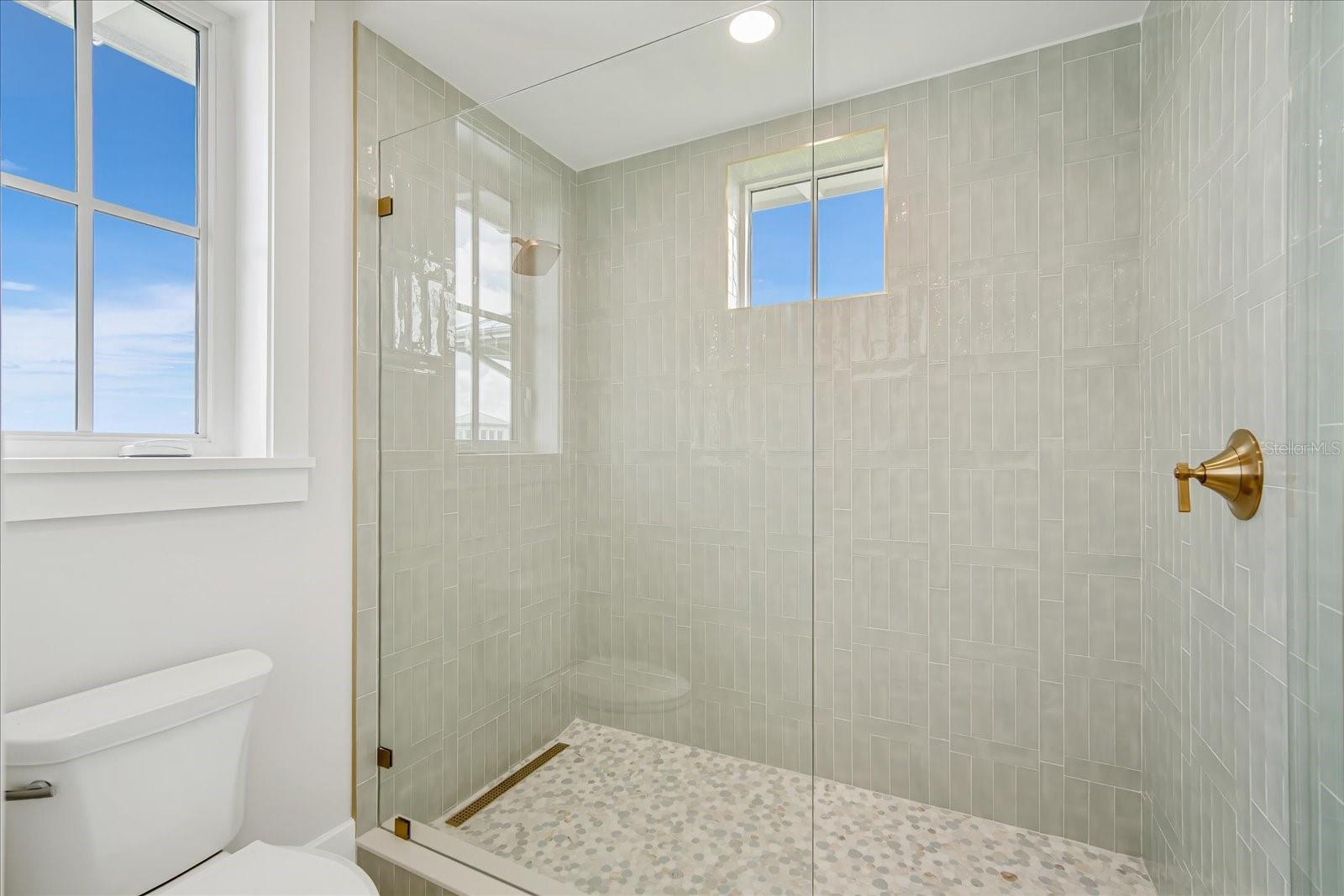 HARBOR SOUND - Residential