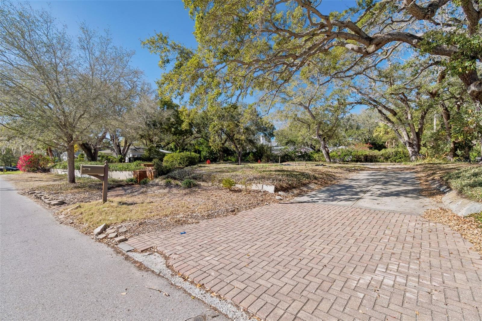 BAYSHORE CREST - Land