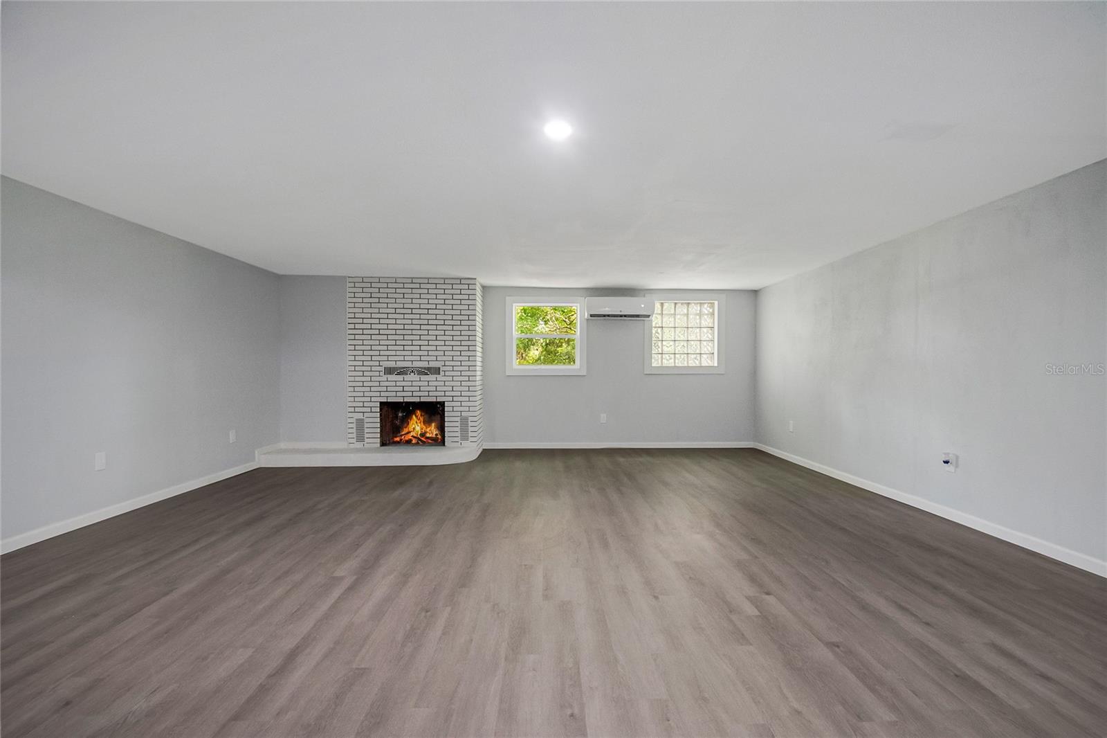 LEESBURG WINFRAME TERRACE - Residential
