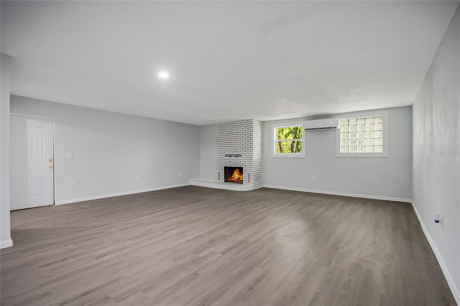 LEESBURG WINFRAME TERRACE - Residential