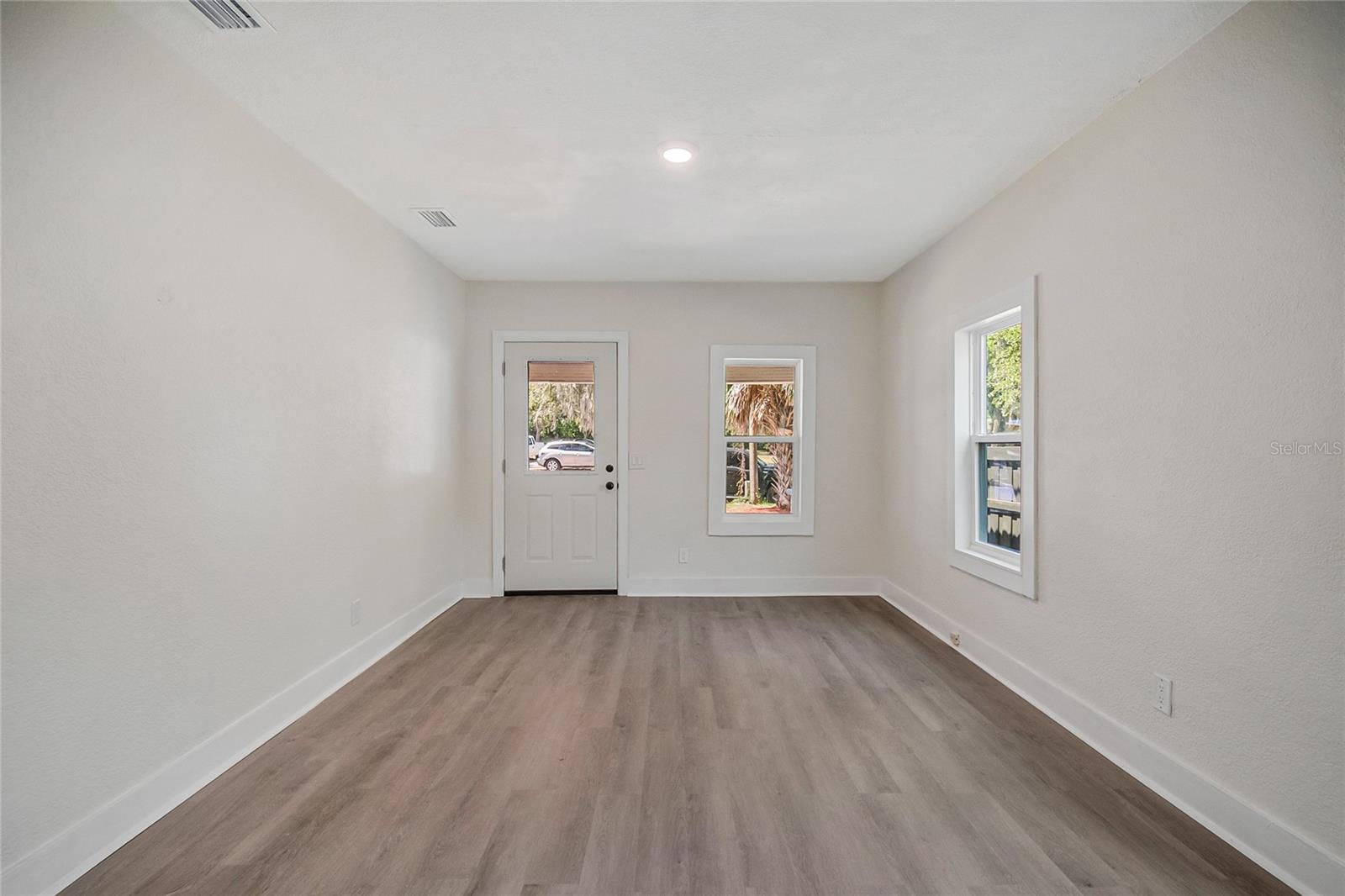 LEESBURG WINFRAME TERRACE - Residential