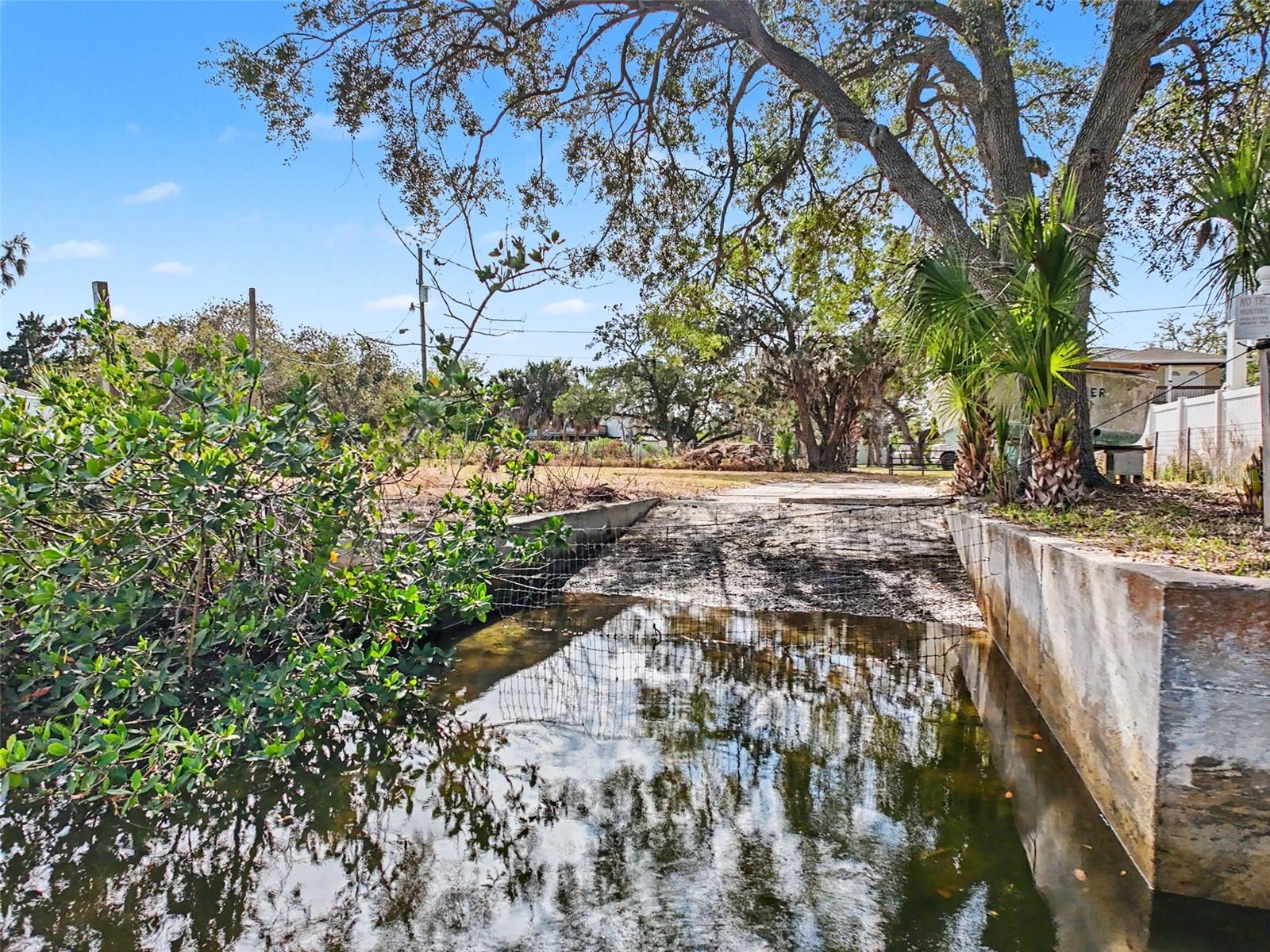 PINE ISLAND ESTATES - Land