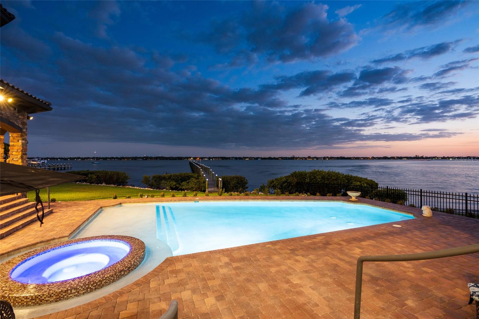 RICHARDS ADD TO PALMETTO - Residential