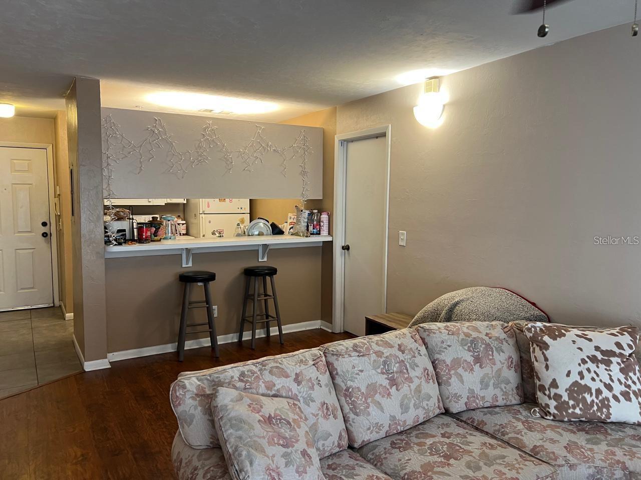 UNIVERSITY TERRACE WEST - Residential Lease