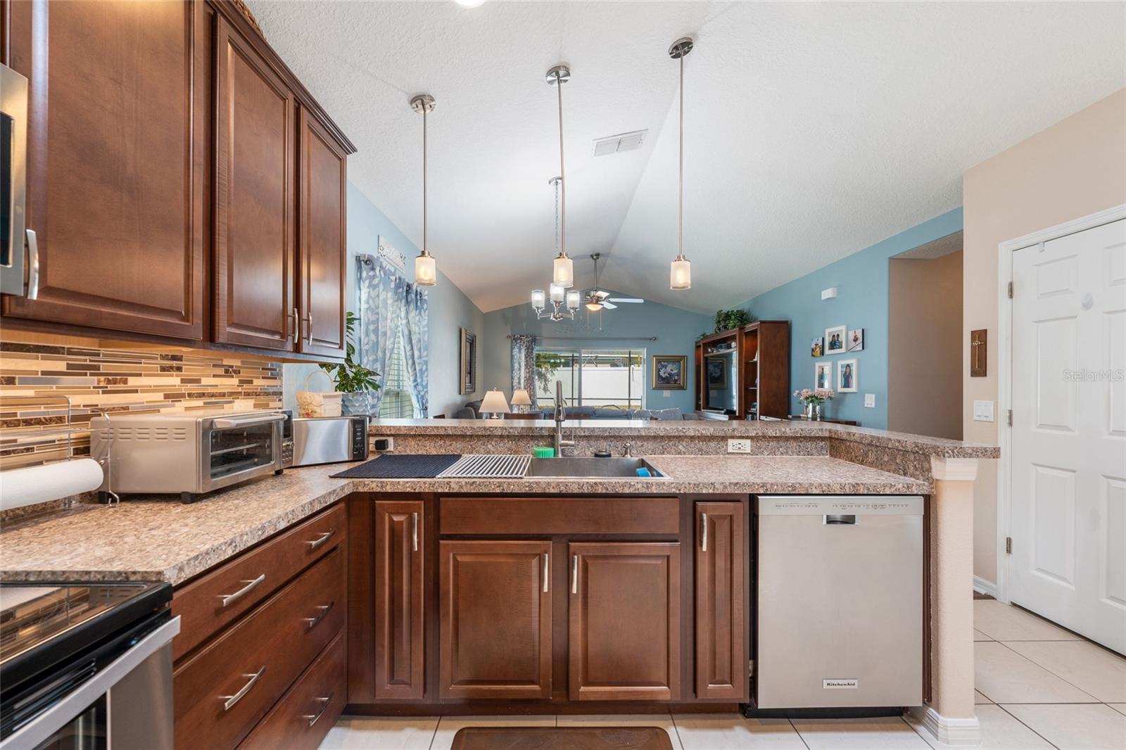 BARRINGTON ESTATES - Residential