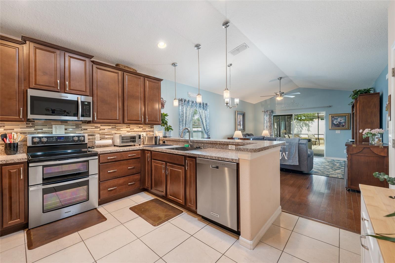 BARRINGTON ESTATES - Residential