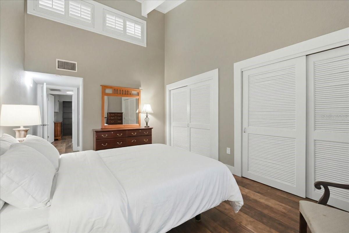 CASA LOMA CONDO - Residential
