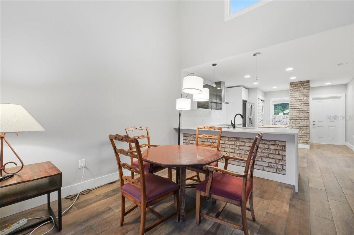 CASA LOMA CONDO - Residential