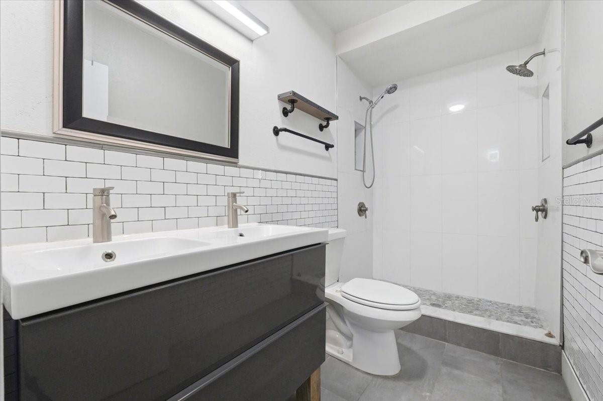 CASA LOMA CONDO - Residential