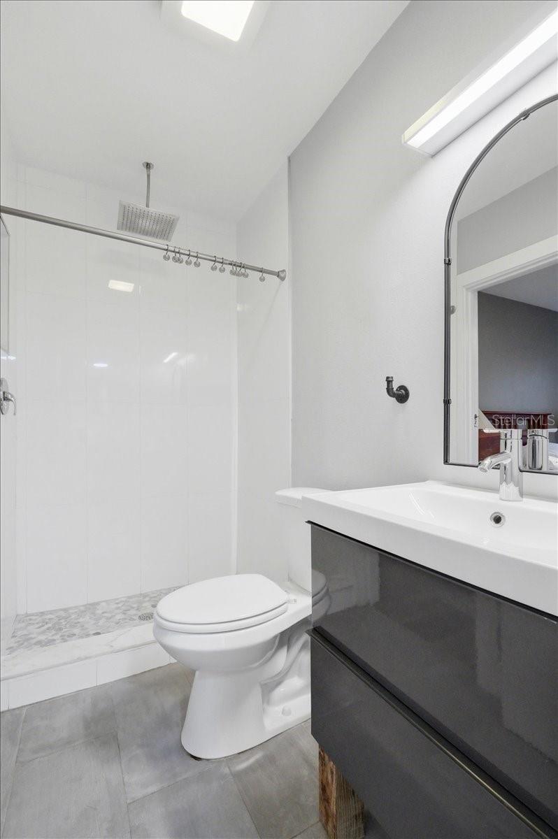 CASA LOMA CONDO - Residential