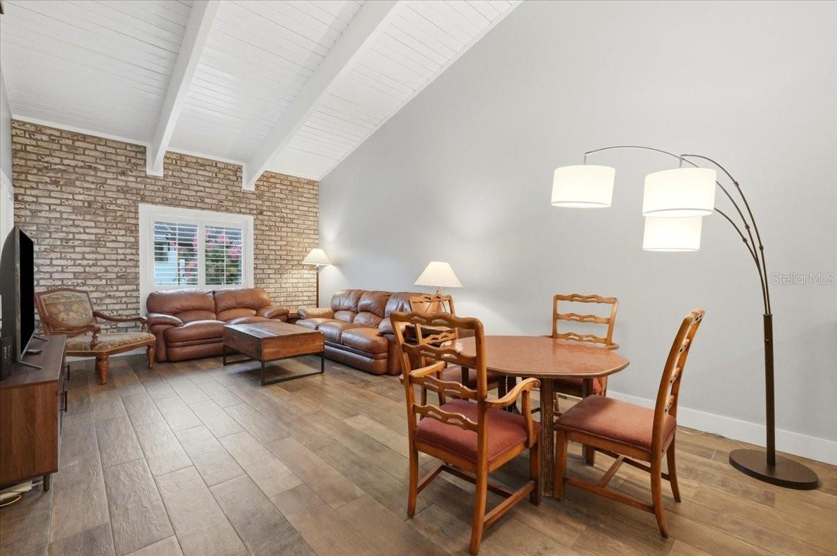 CASA LOMA CONDO - Residential