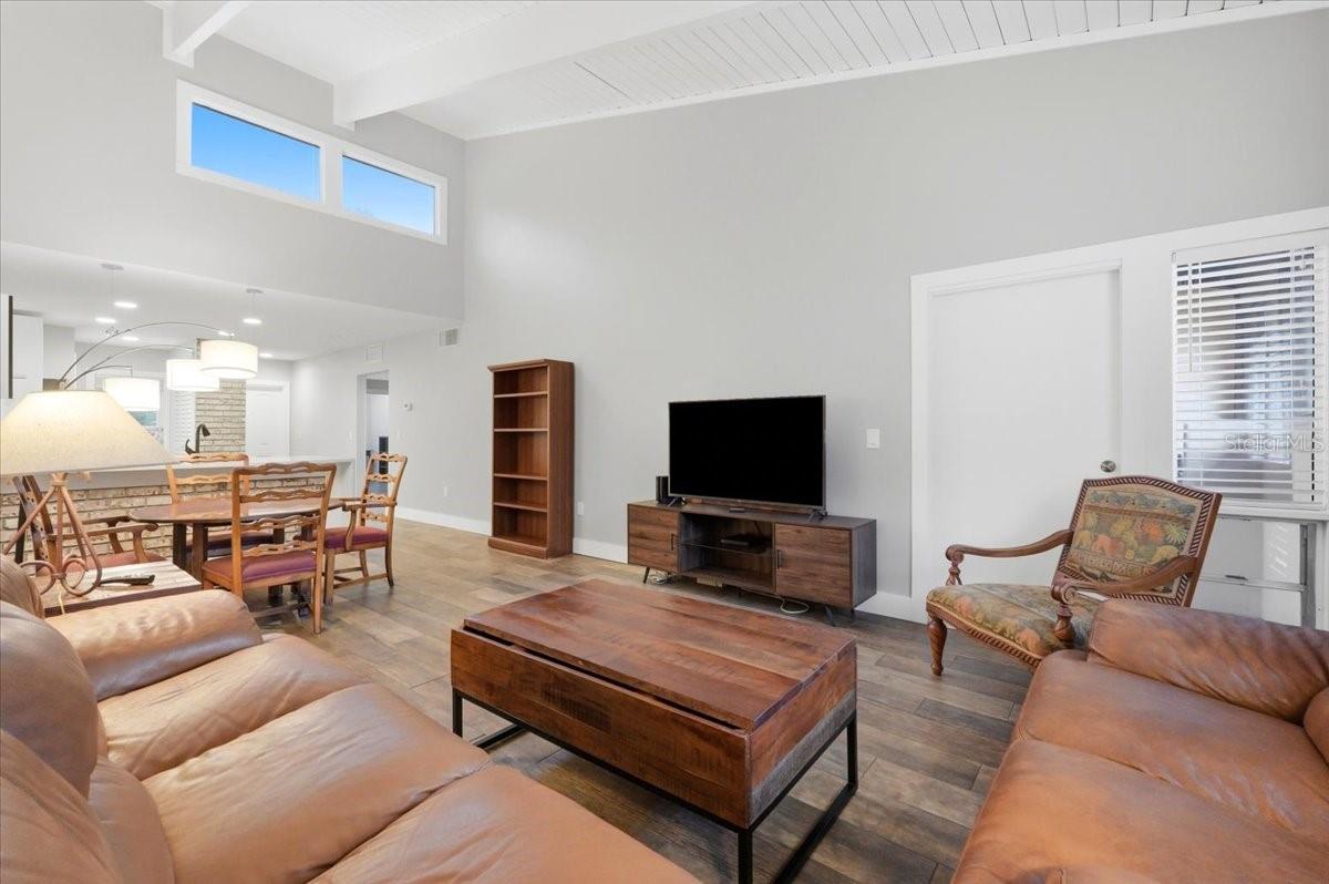 CASA LOMA CONDO - Residential