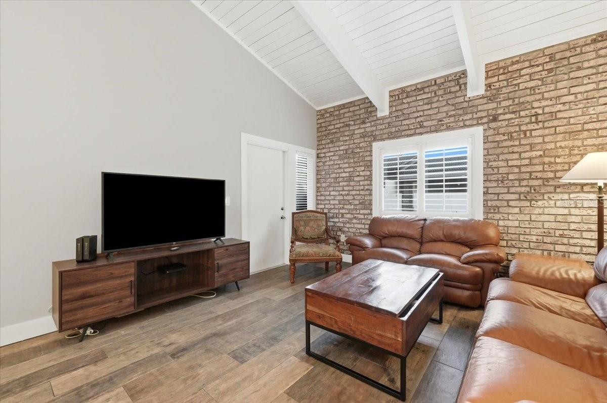 CASA LOMA CONDO - Residential