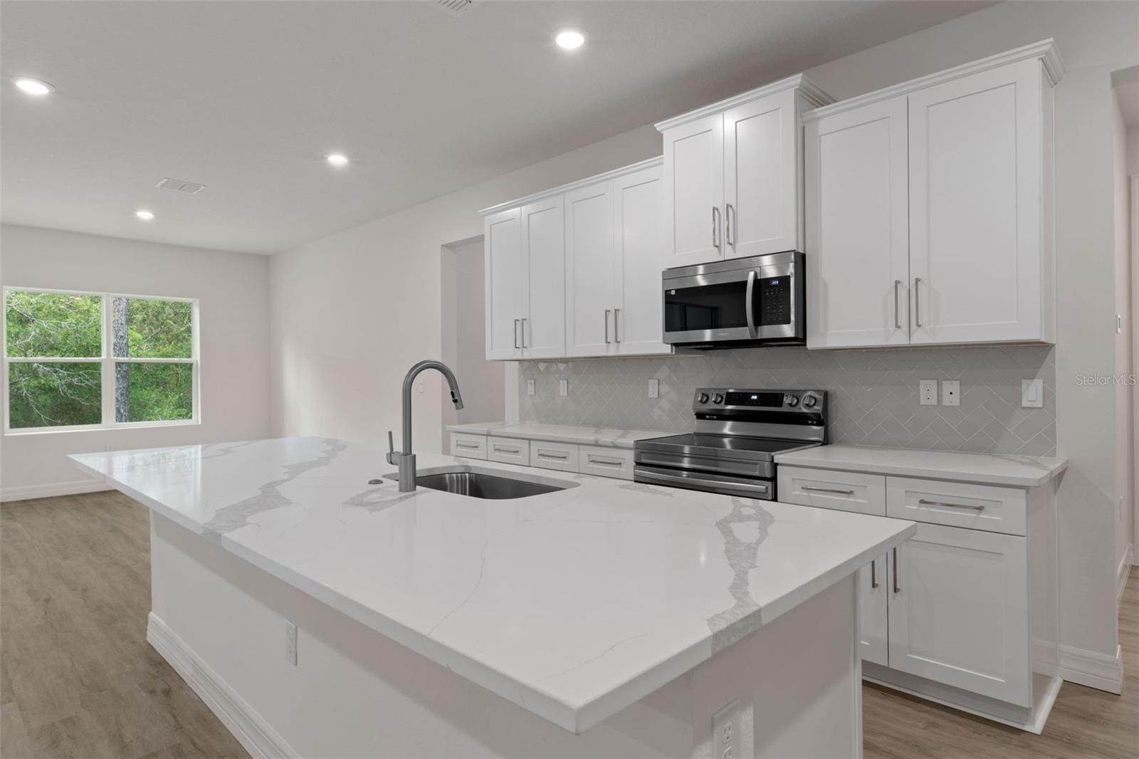 FAIRVIEW ESTATES - Residential