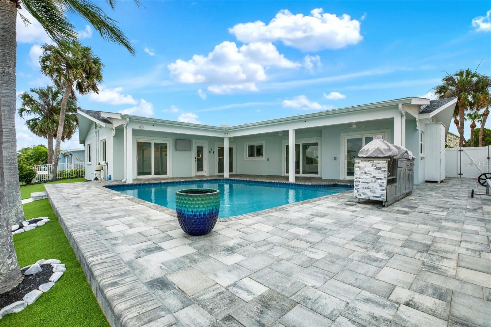 RIDGEWOOD RIVIERA - Residential