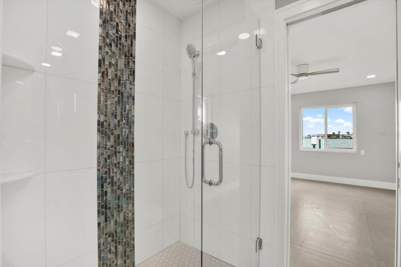 RIDGEWOOD RIVIERA - Residential