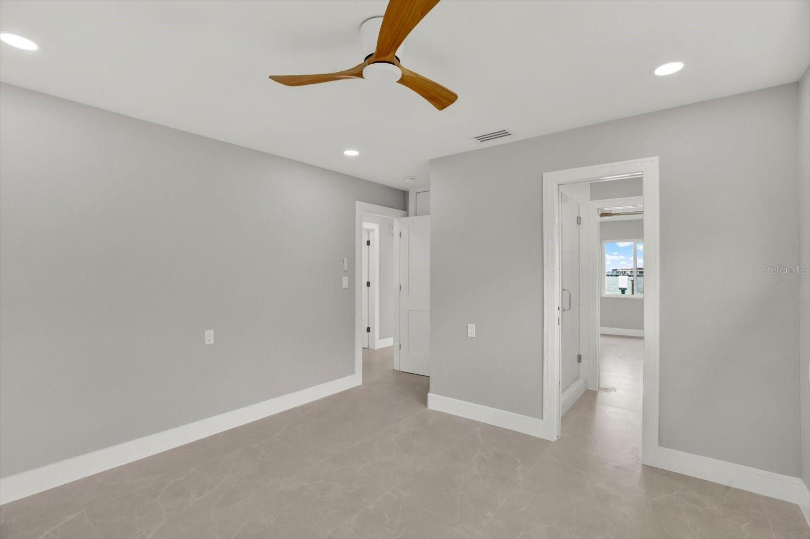 RIDGEWOOD RIVIERA - Residential