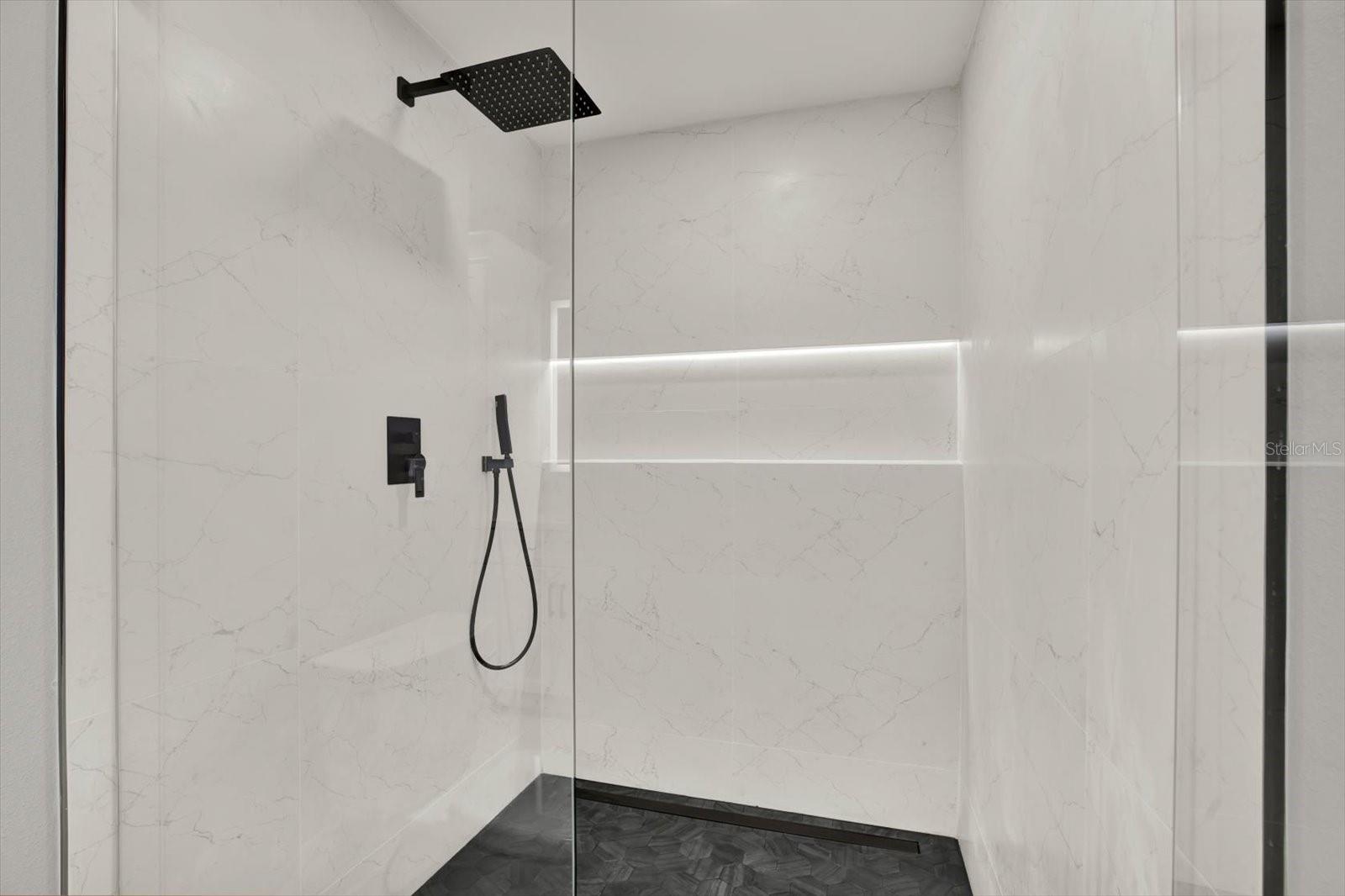 RIDGEWOOD RIVIERA - Residential