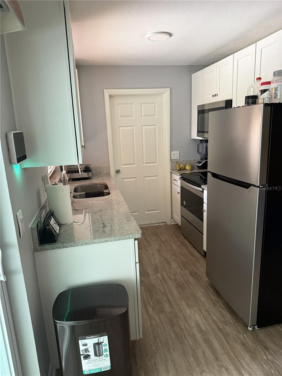 MALIBU GROVES FIRST ADD - Residential Lease