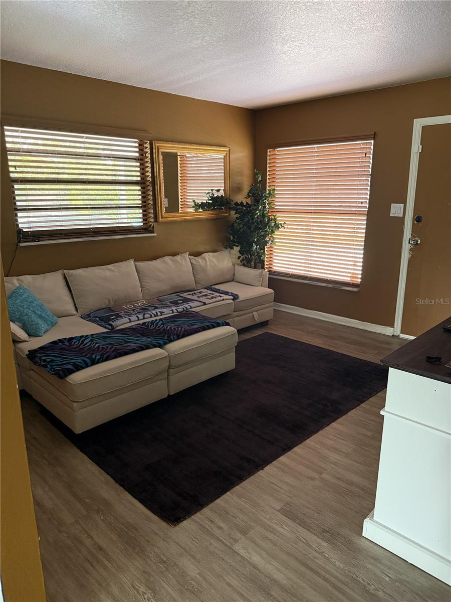 MALIBU GROVES FIRST ADD - Residential Lease