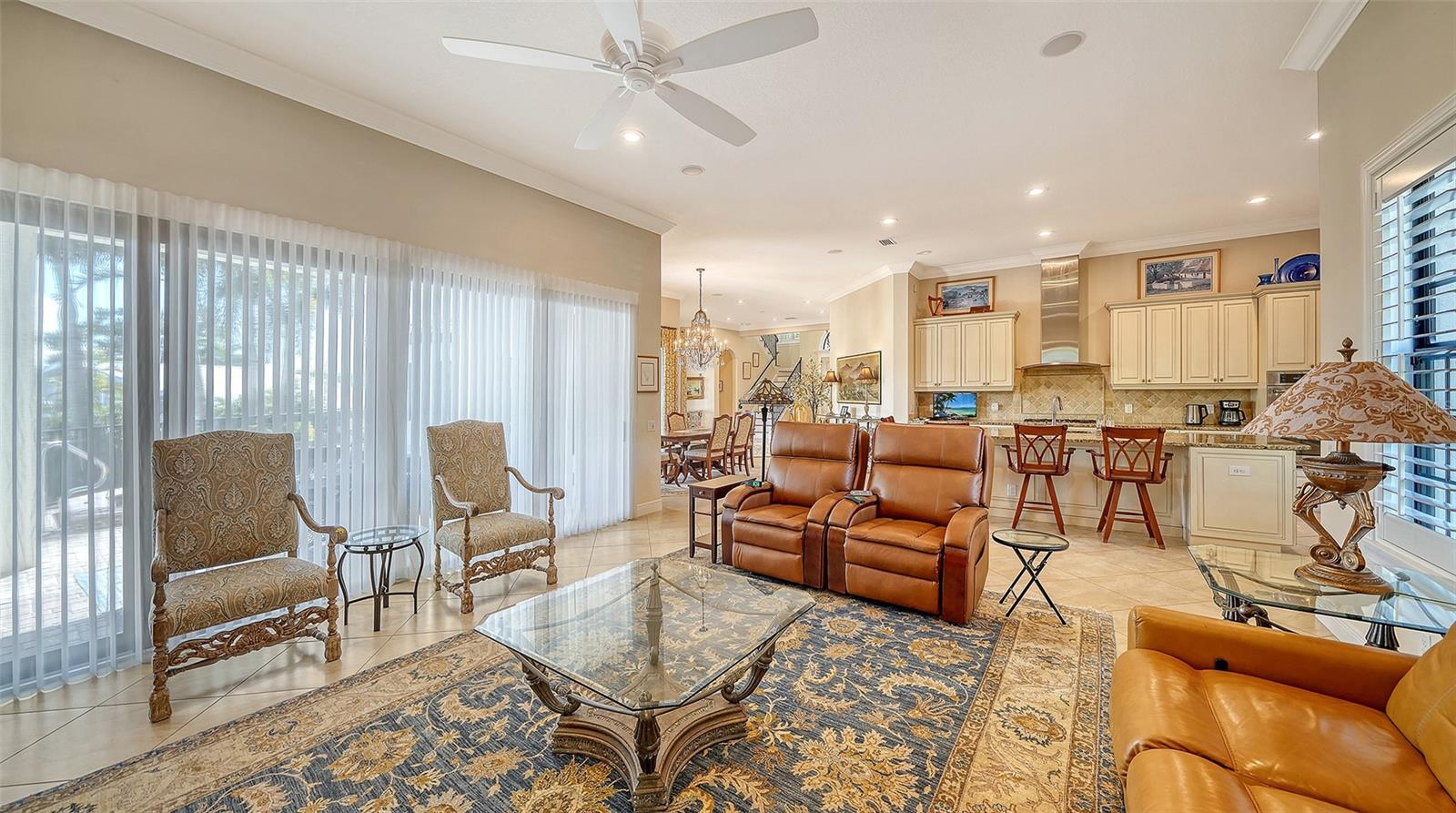 COUNTRY CLUB SHORES - Residential