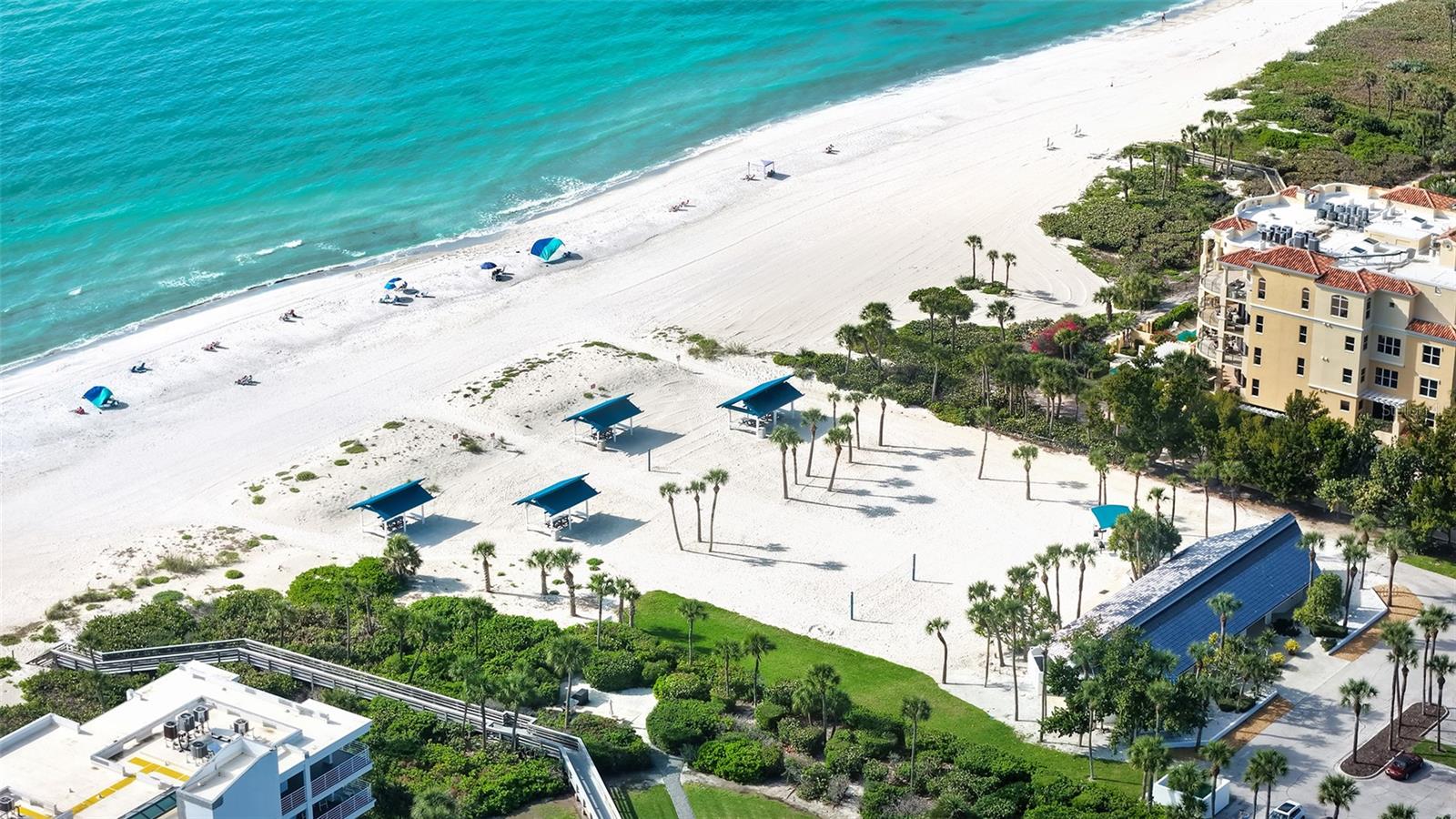COUNTRY CLUB SHORES - Residential