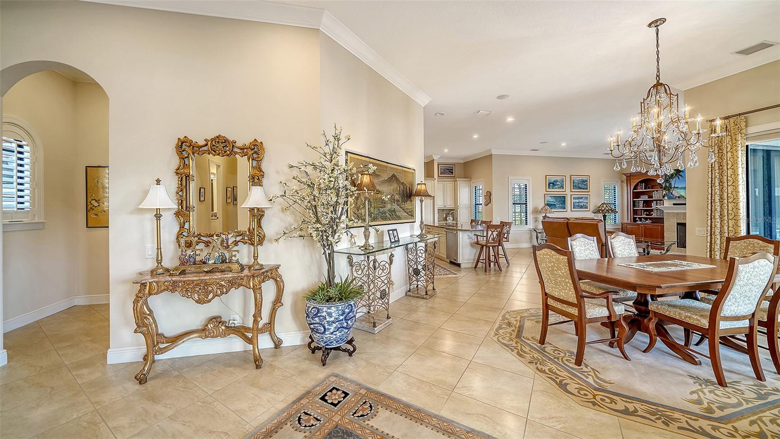 COUNTRY CLUB SHORES - Residential