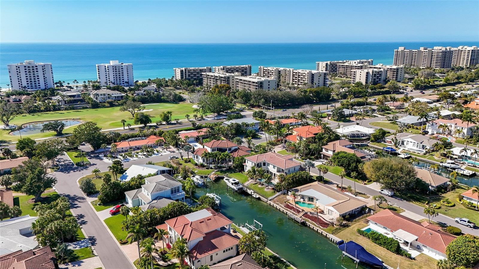 COUNTRY CLUB SHORES - Residential