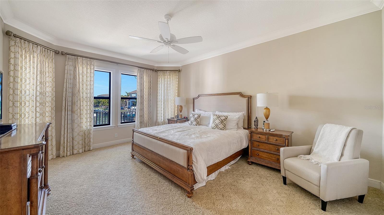 COUNTRY CLUB SHORES - Residential