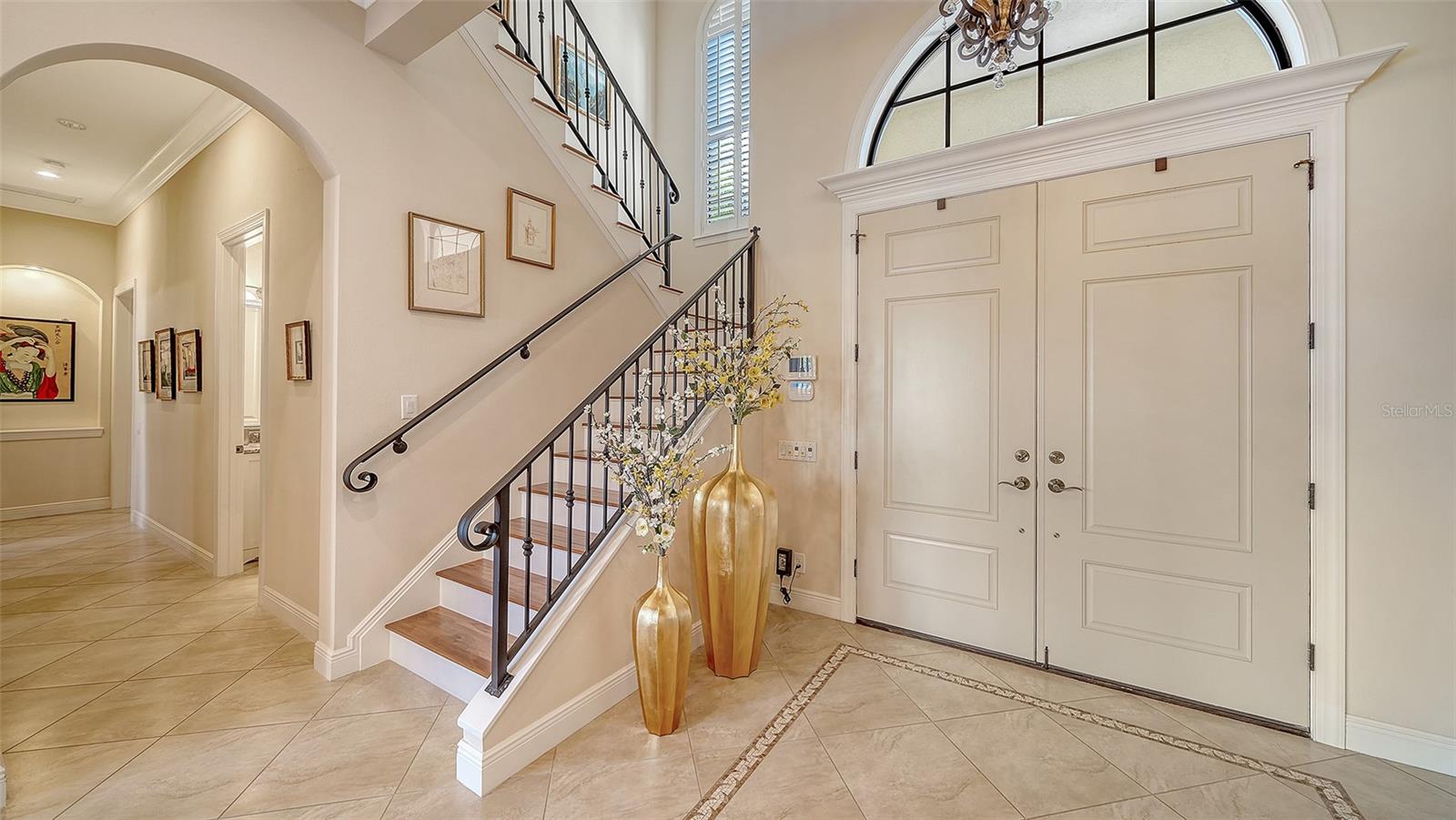 COUNTRY CLUB SHORES - Residential